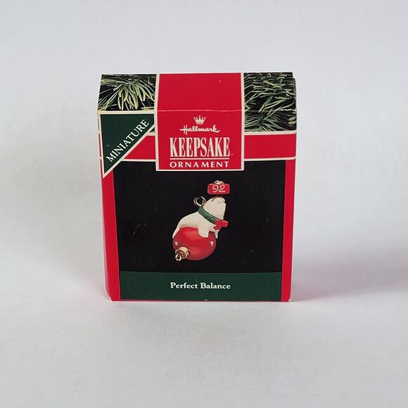1992 Hallmark Miniature Keepsake Ornament Perfect Balance Seal Gift & Box VTG - Picture 1 of 6